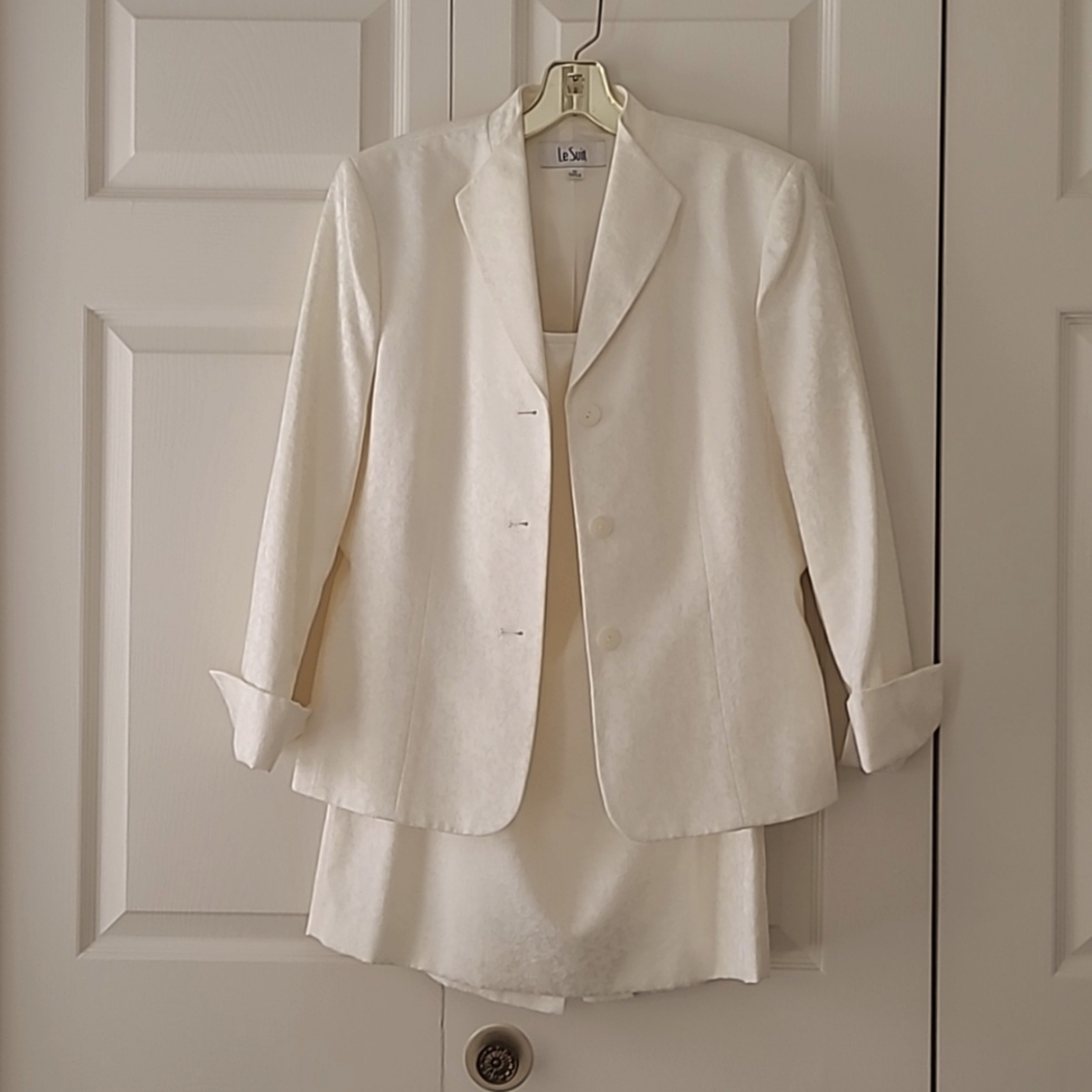 Le Suit Ivory Skirt Suit size 10
